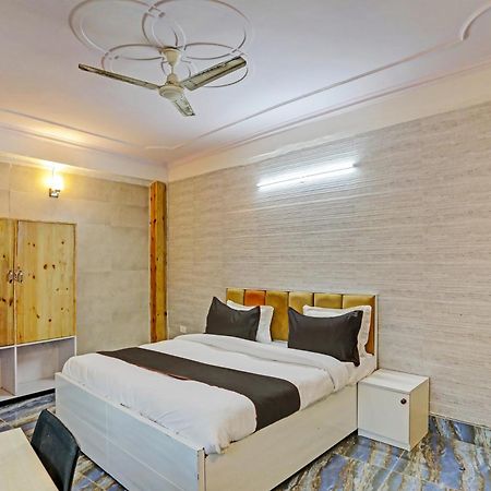 Umen Hotel Nearest Sector 66 נוידה מראה חיצוני תמונה