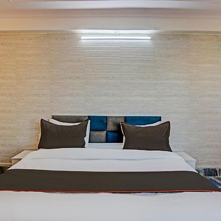 Umen Hotel Nearest Sector 66 נוידה מראה חיצוני תמונה