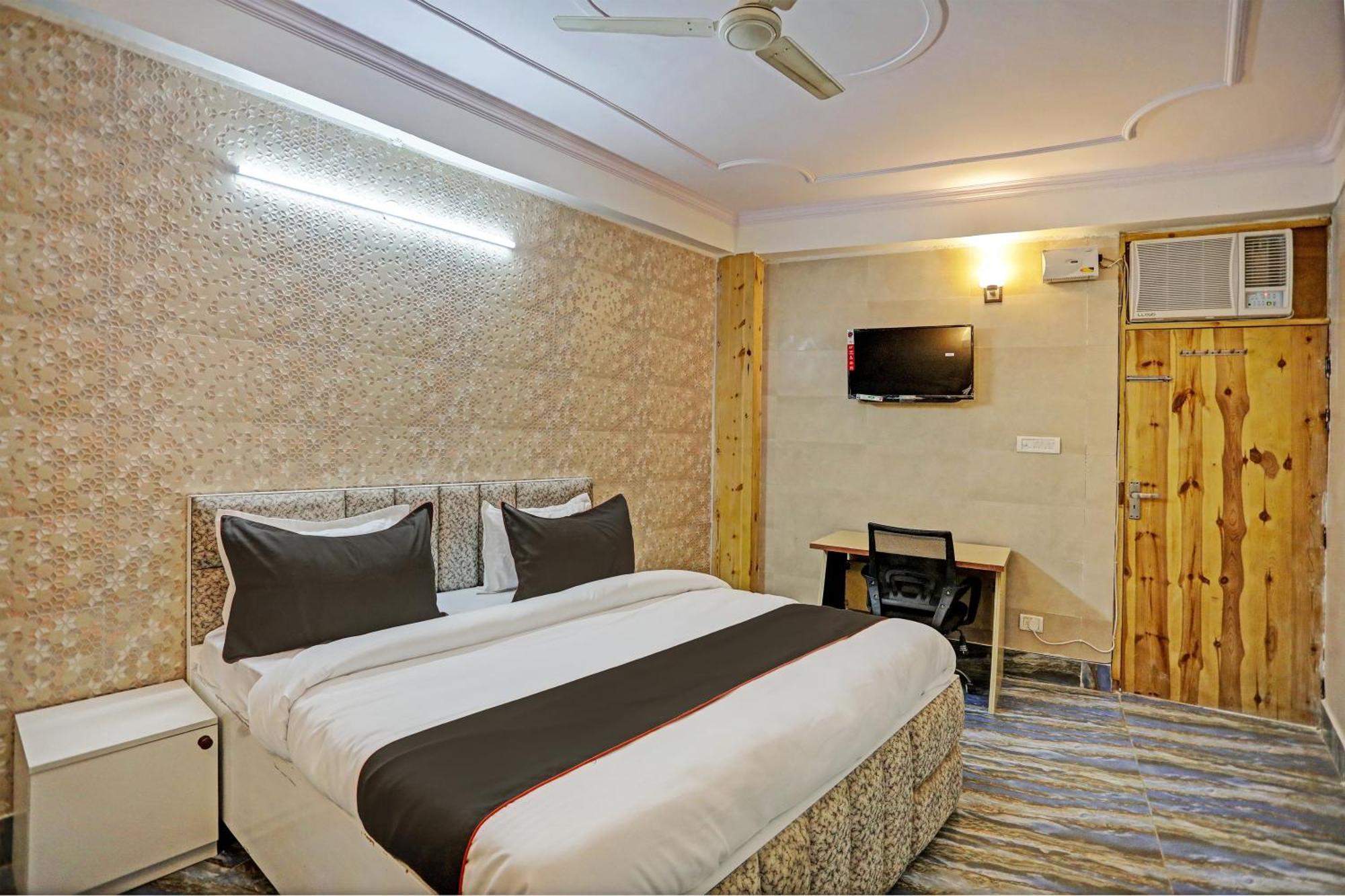 Umen Hotel Nearest Sector 66 נוידה מראה חיצוני תמונה