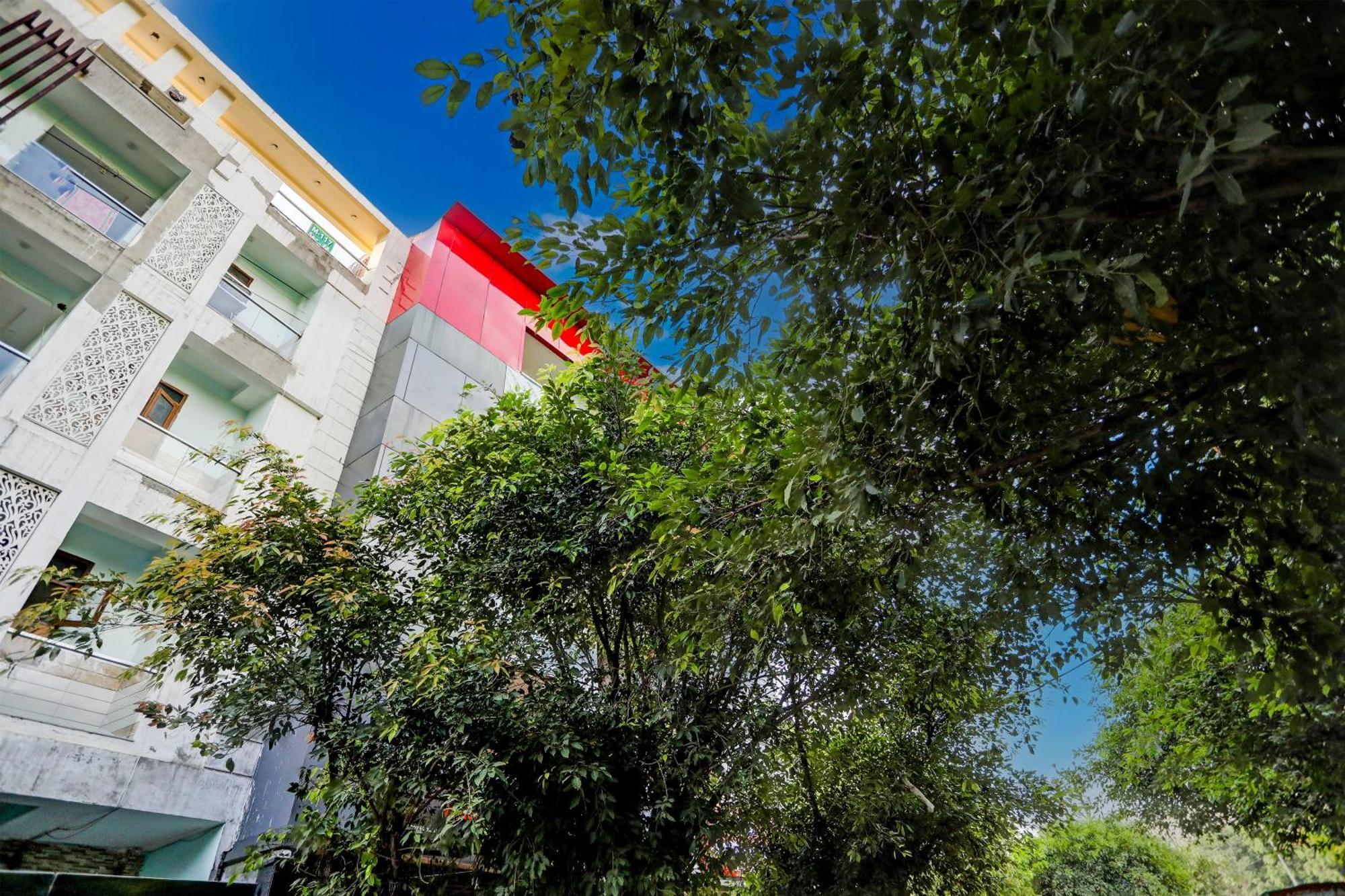 Umen Hotel Nearest Sector 66 נוידה מראה חיצוני תמונה