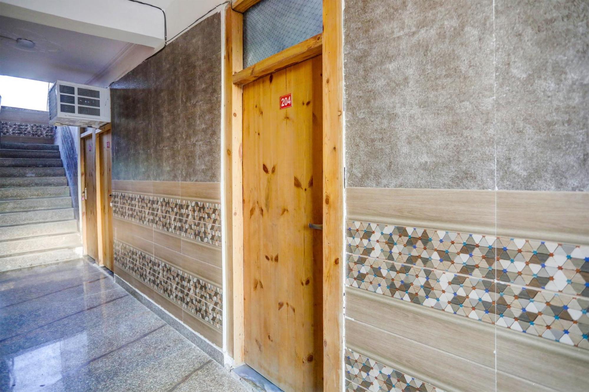 Umen Hotel Nearest Sector 66 נוידה מראה חיצוני תמונה
