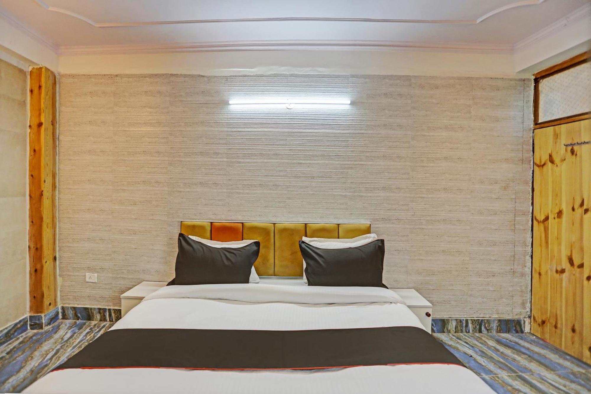 Umen Hotel Nearest Sector 66 נוידה מראה חיצוני תמונה