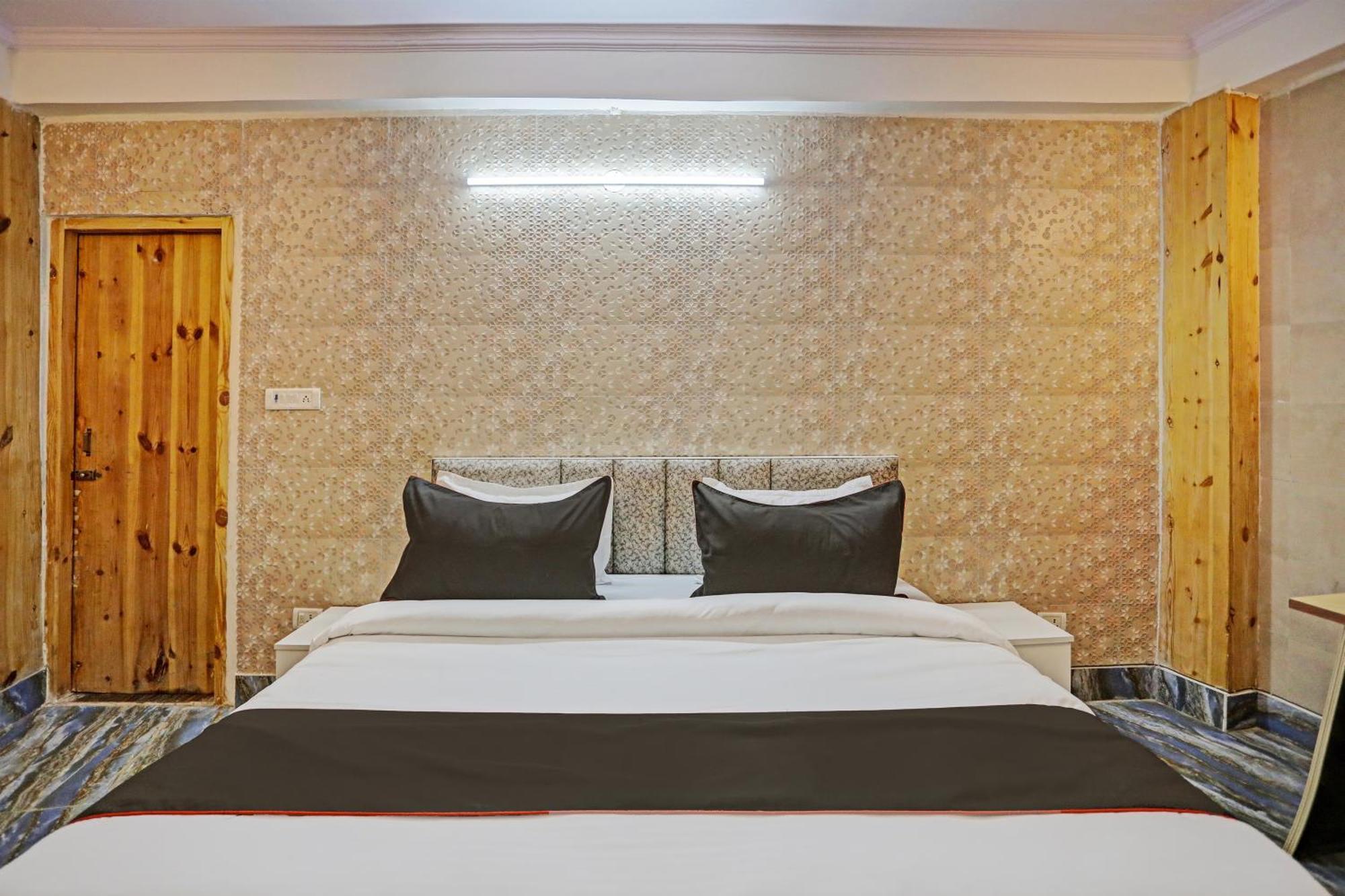 Umen Hotel Nearest Sector 66 נוידה מראה חיצוני תמונה
